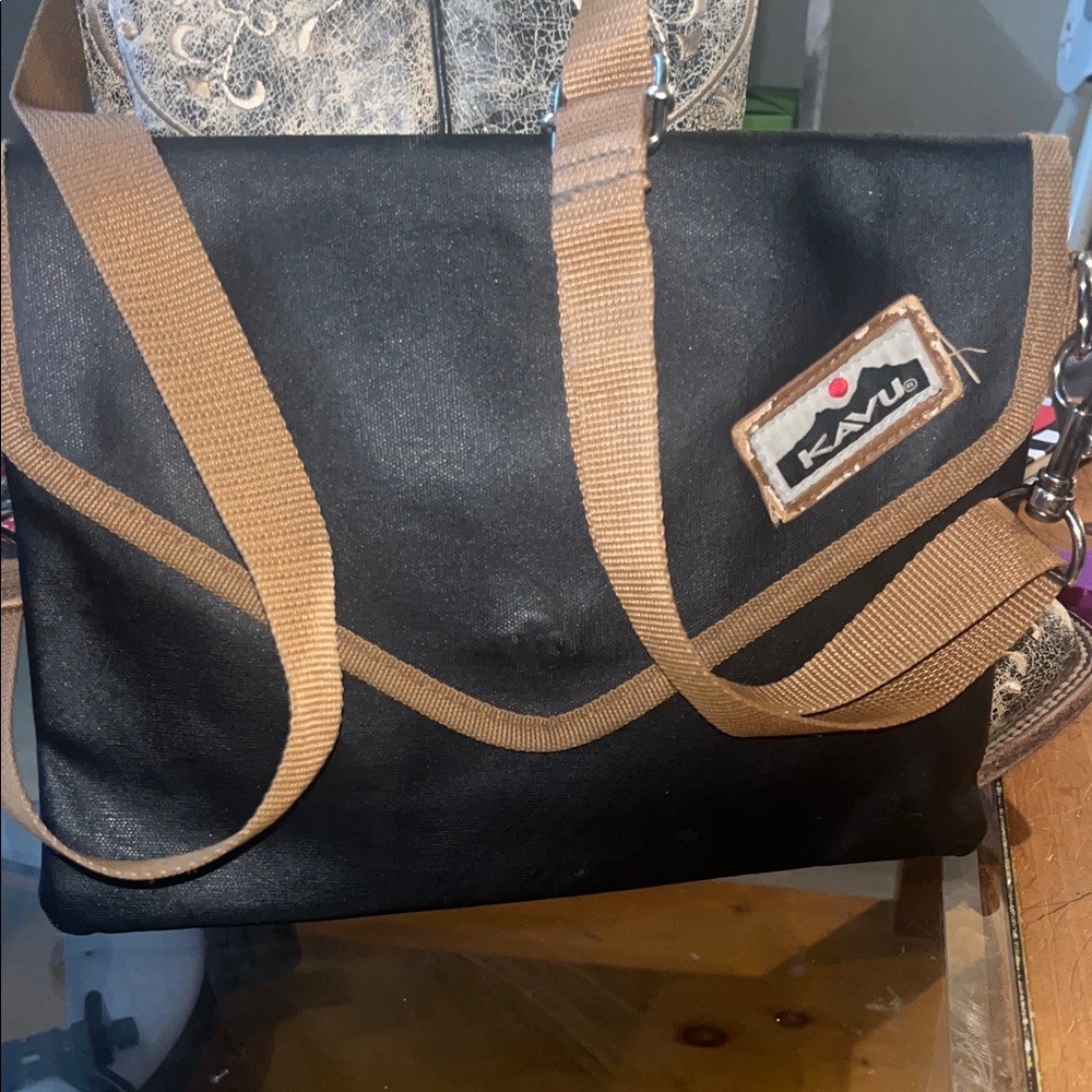 KAVU Black and Tan Shoulder Bag